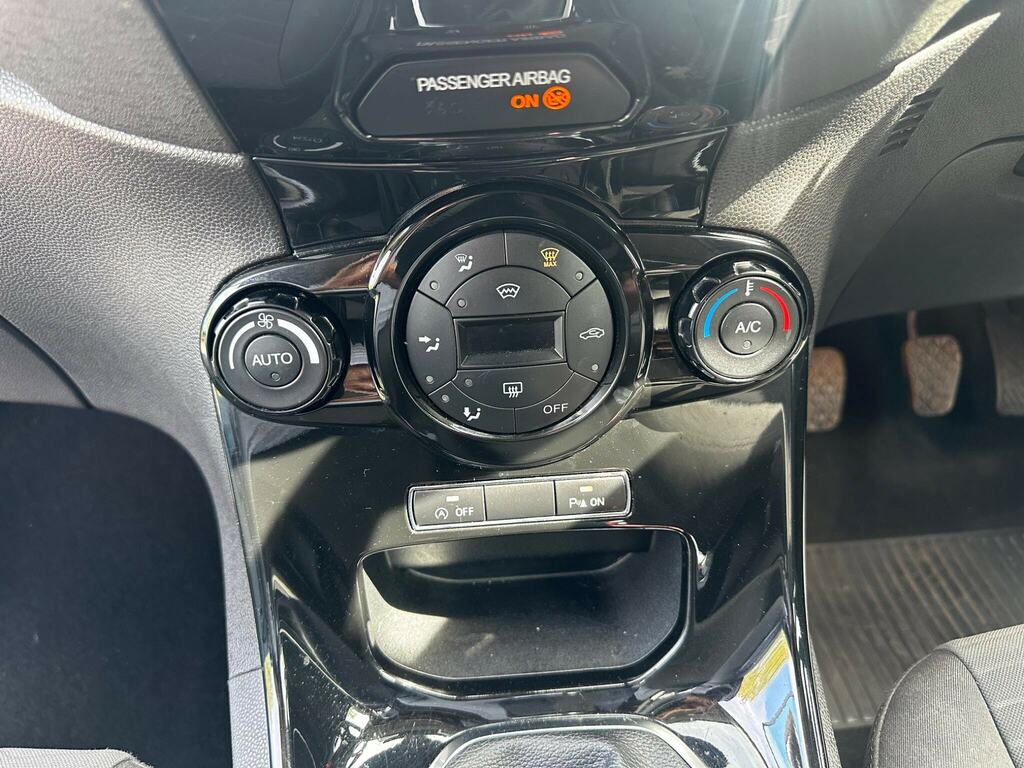 Ford Fiesta Fiesta St-line White #22