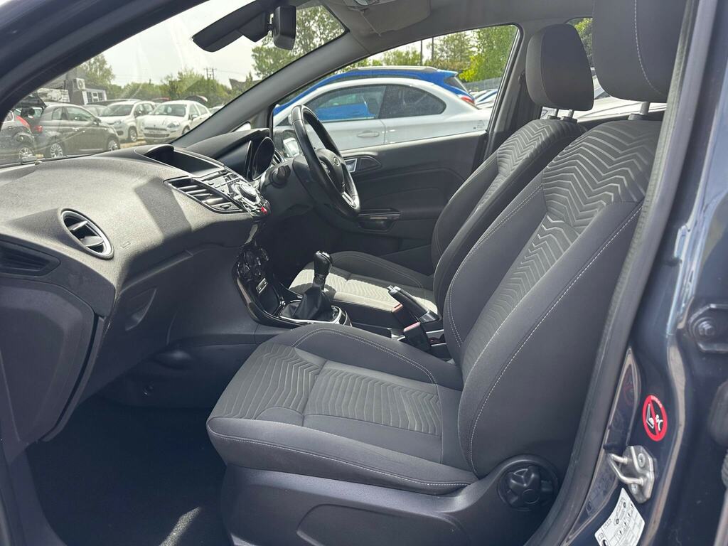 Ford Fiesta Fiesta St-line White #17