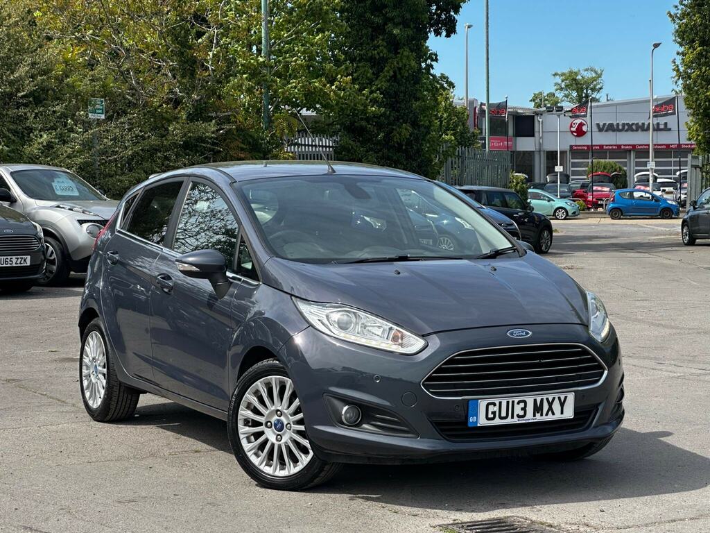 Ford Fiesta Fiesta St-line White #1