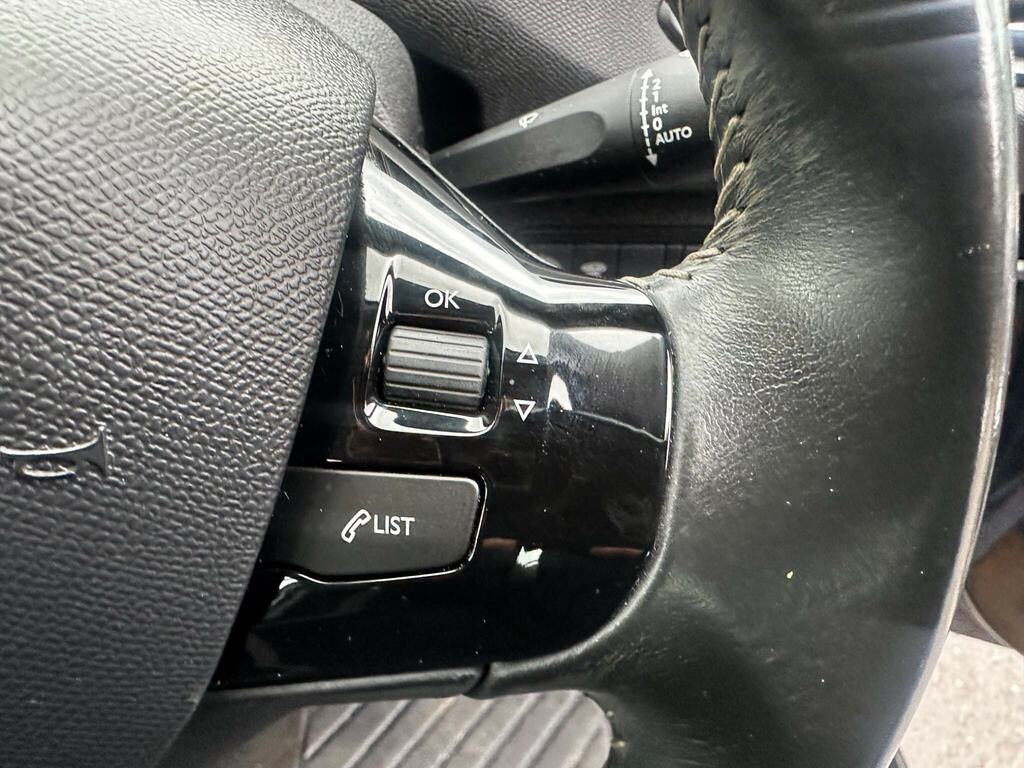 Peugeot 308 Hatchback Black #19