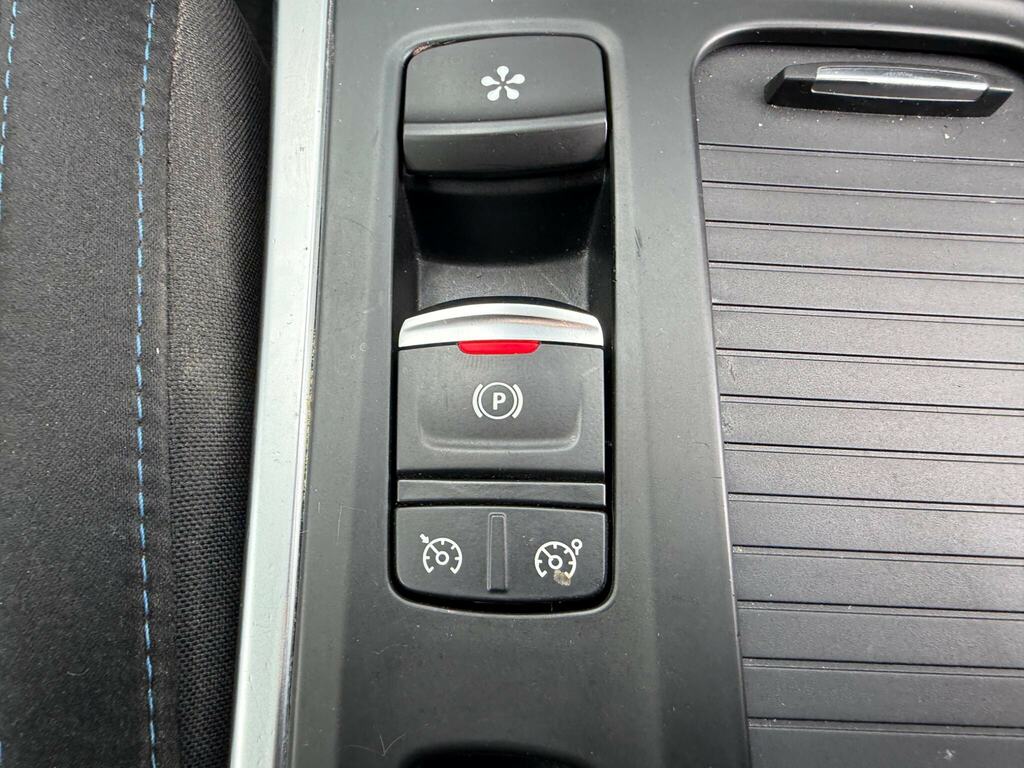 Renault Megane 1.6 Dynamique Vvt 110 Bhp Black #26