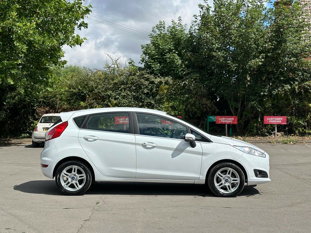 Ford Fiesta 1.25 Style Red #7