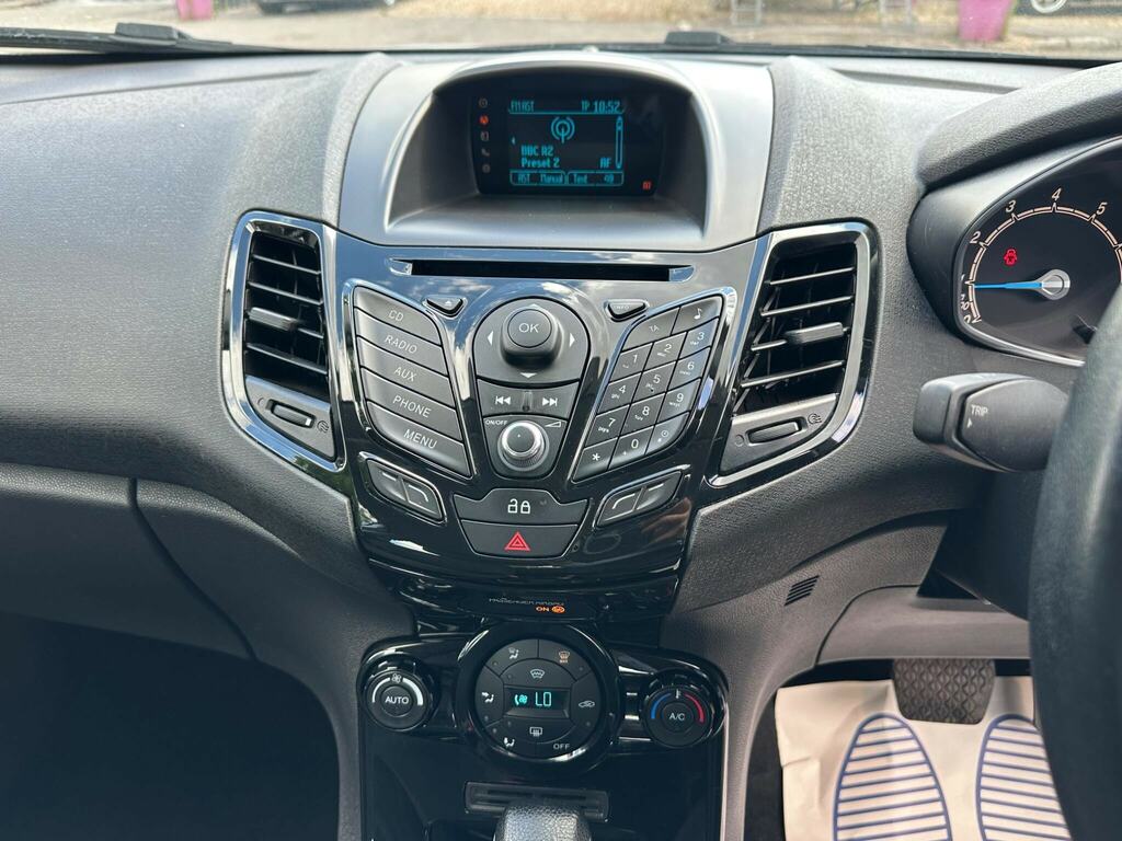 Ford Fiesta 1.25 Style Red #21