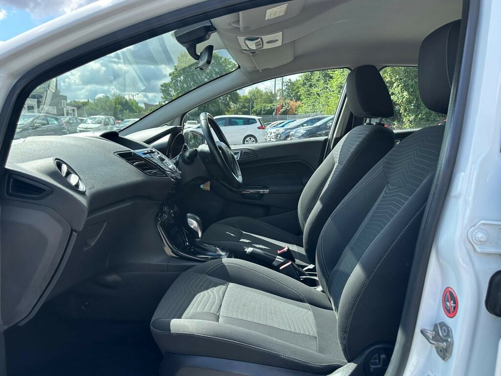 Ford Fiesta 1.25 Style Red #8