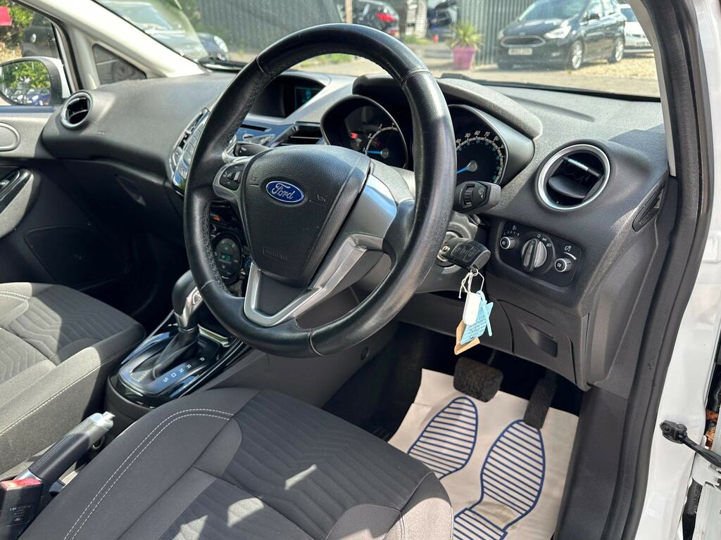Ford Fiesta 1.25 Style Red #17