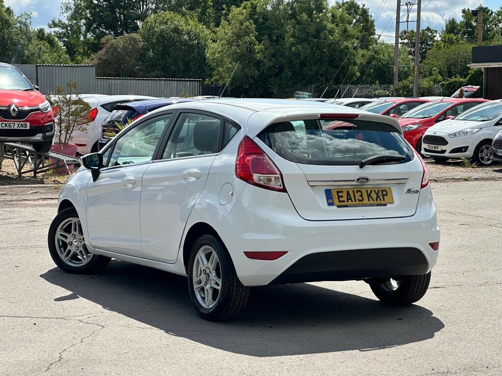 Ford Fiesta 1.25 Style Red #4