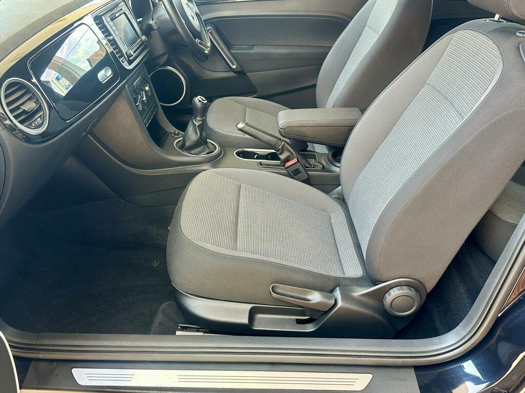 Volkswagen Beetle Hatchback White #19
