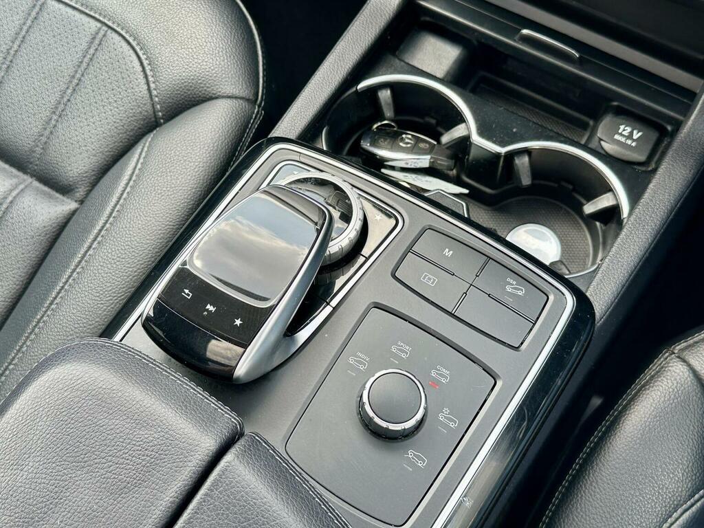 Mercedes-Benz GLE Class Black #27