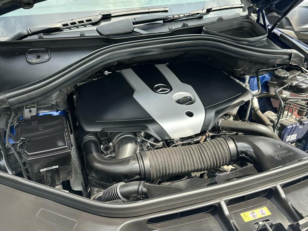 Mercedes-Benz GLE Class Black #32