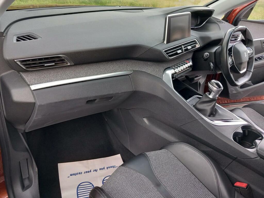 Peugeot 3008 Allure White #30