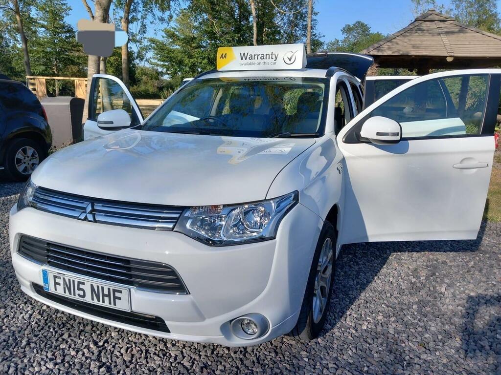 Mitsubishi Outlander Suv 2.0H 12Kwh Gx3h Cvt 4Wd Euro 5 Ss 2015 FN15NHF White #3