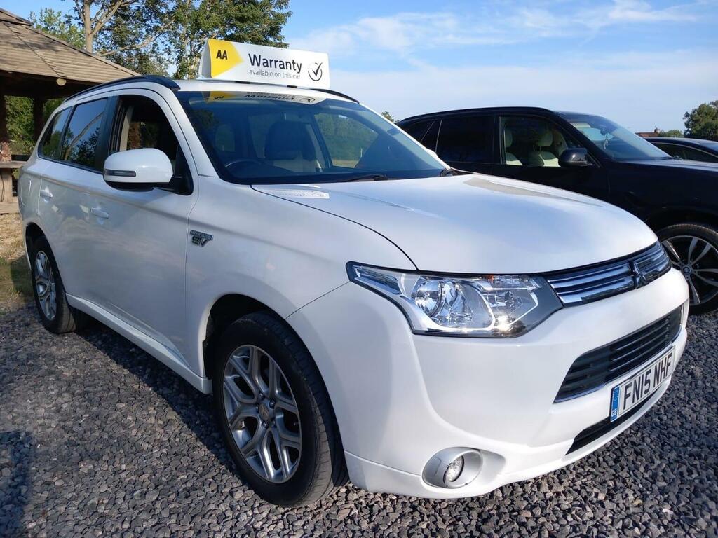 Mitsubishi Outlander Suv 2.0H 12Kwh Gx3h Cvt 4Wd Euro 5 Ss 2015 FN15NHF White #2