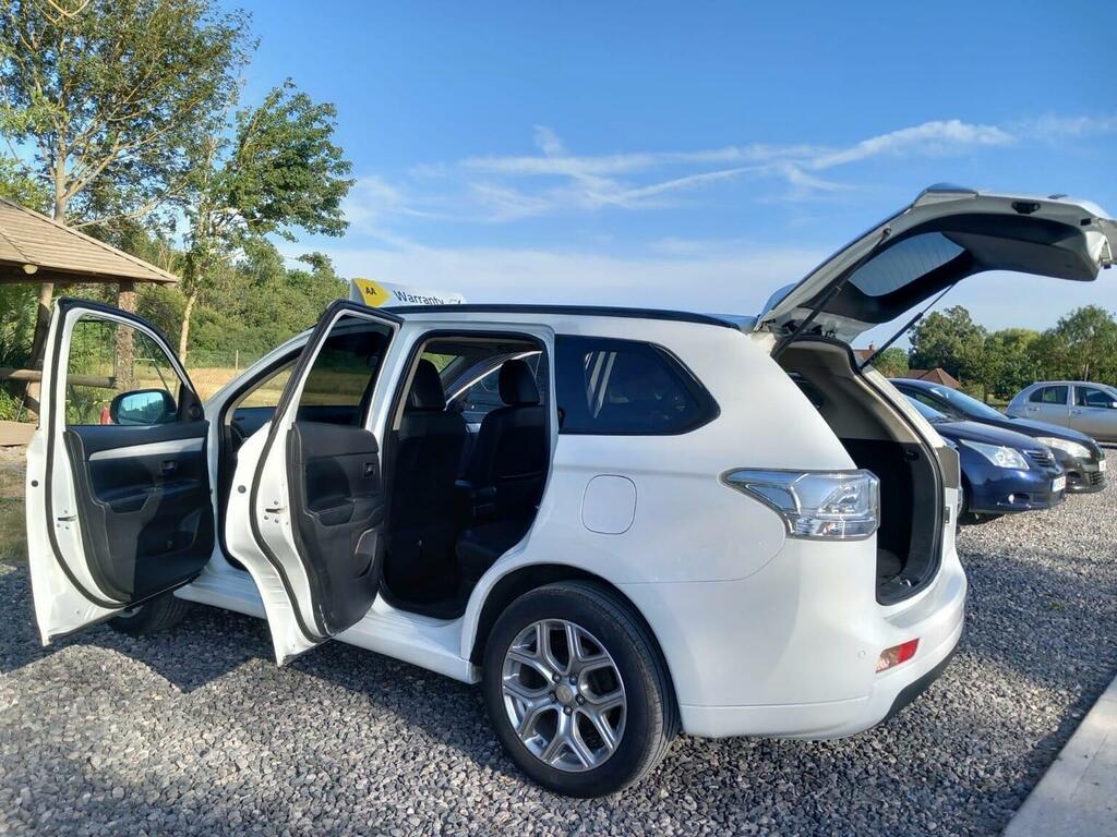 Mitsubishi Outlander Suv 2.0H 12Kwh Gx3h Cvt 4Wd Euro 5 Ss 2015 FN15NHF White #6