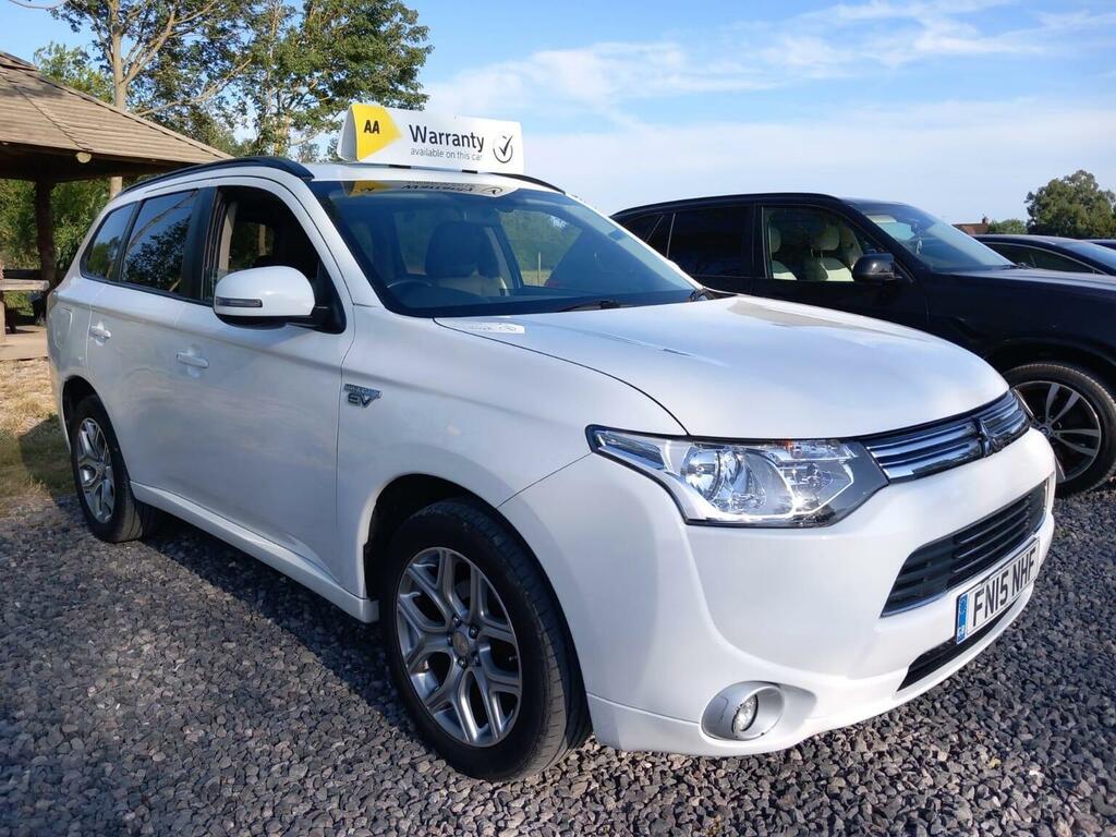 Mitsubishi Outlander Suv 2.0H 12Kwh Gx3h Cvt 4Wd Euro 5 Ss 2015 FN15NHF White #4