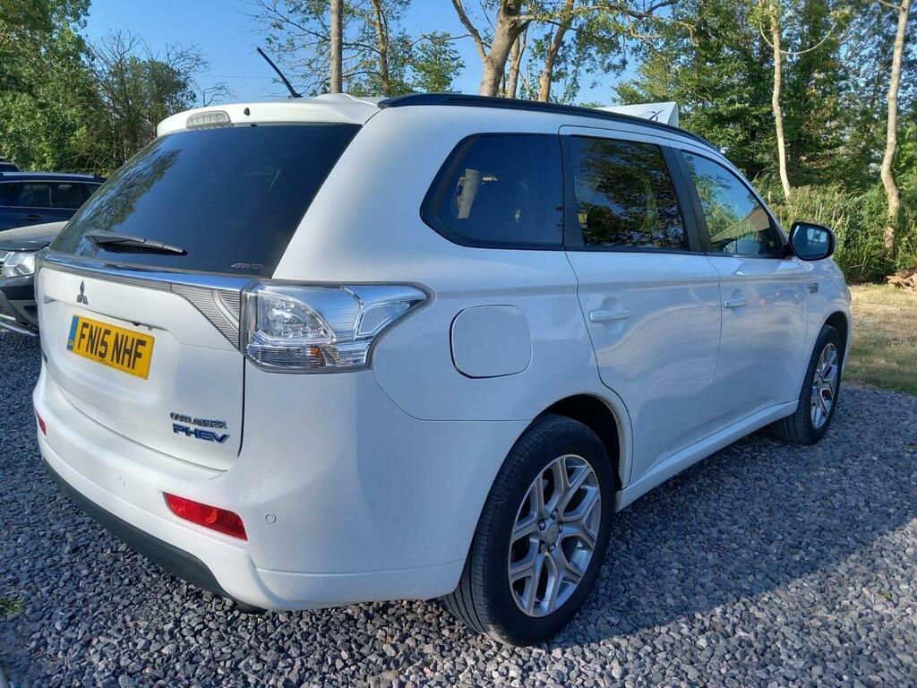 Mitsubishi Outlander Suv 2.0H 12Kwh Gx3h Cvt 4Wd Euro 5 Ss 2015 FN15NHF White #5