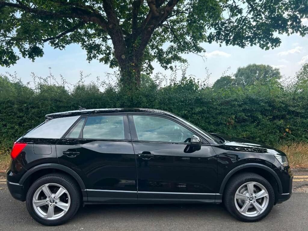 Audi Q2 Tdi Sport Black #2