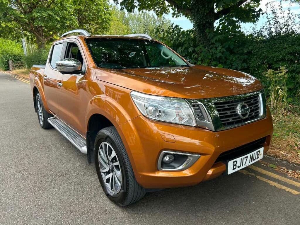 Nissan Navara Dci Tekna 4X4 Shr Dcb Yellow
