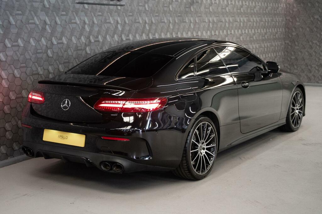 Mercedes-Benz E Class E220d 4Matic Amg Line Green #7