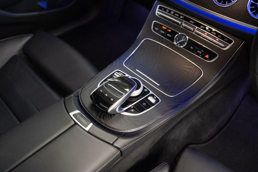 Mercedes-Benz E Class E220d Amg Line 9G-tronic Silver #33