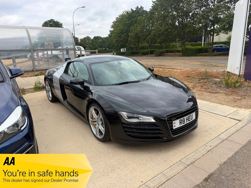Audi R8 Quattro Black