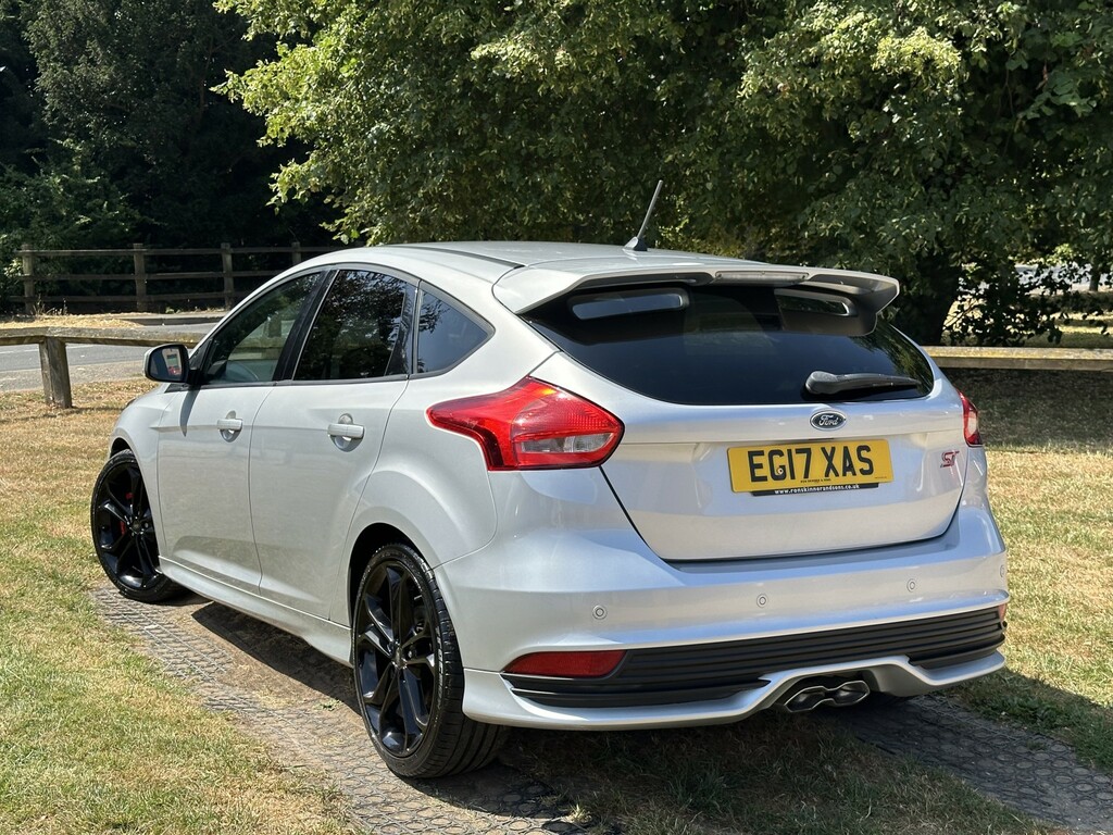 Ford Focus Hatchback 2.0 Tdci St-2 2017 EG17XAS Silver #3