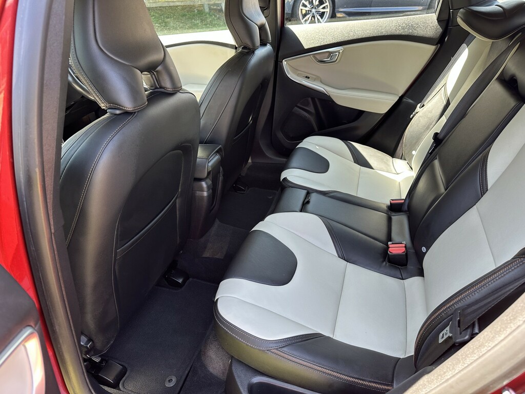 Volvo V40 Cross Country Hatchback 1.6 D2 Lux 2014 Black #15