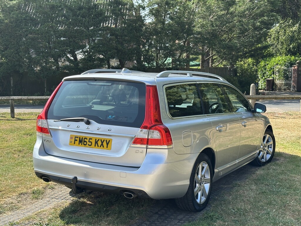 Volvo V70 2.0 Se Lux D4 181Hp Silver #4