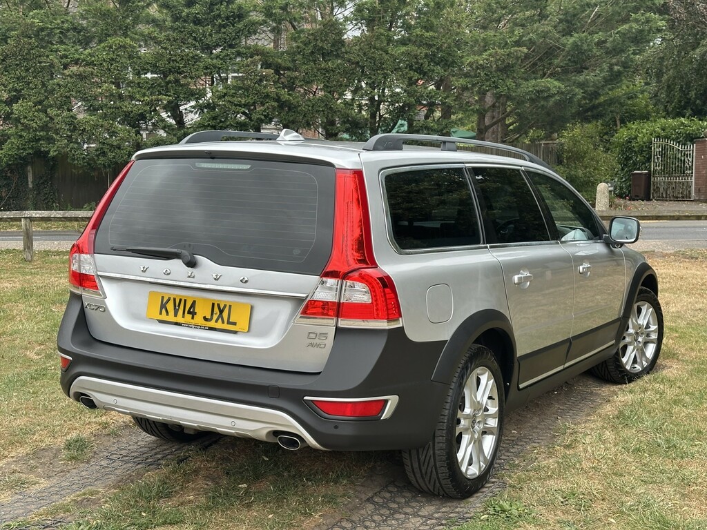 Volvo XC70 2.4 D5 Se Lux Silver #4