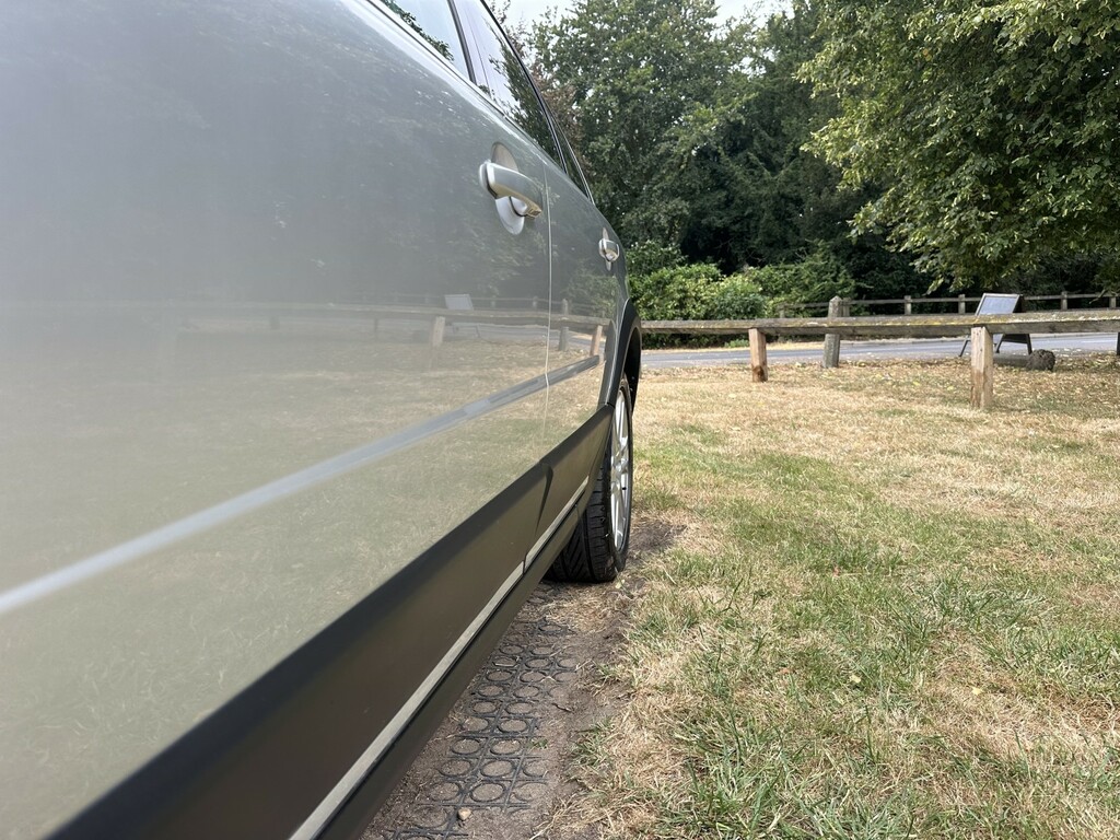 Volvo XC70 2.4 D5 Se Lux Silver #6