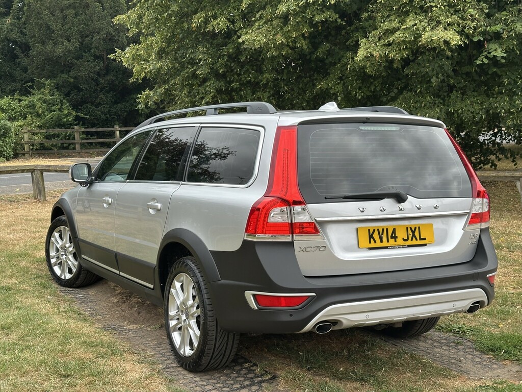 Volvo XC70 2.4 D5 Se Lux Silver #3