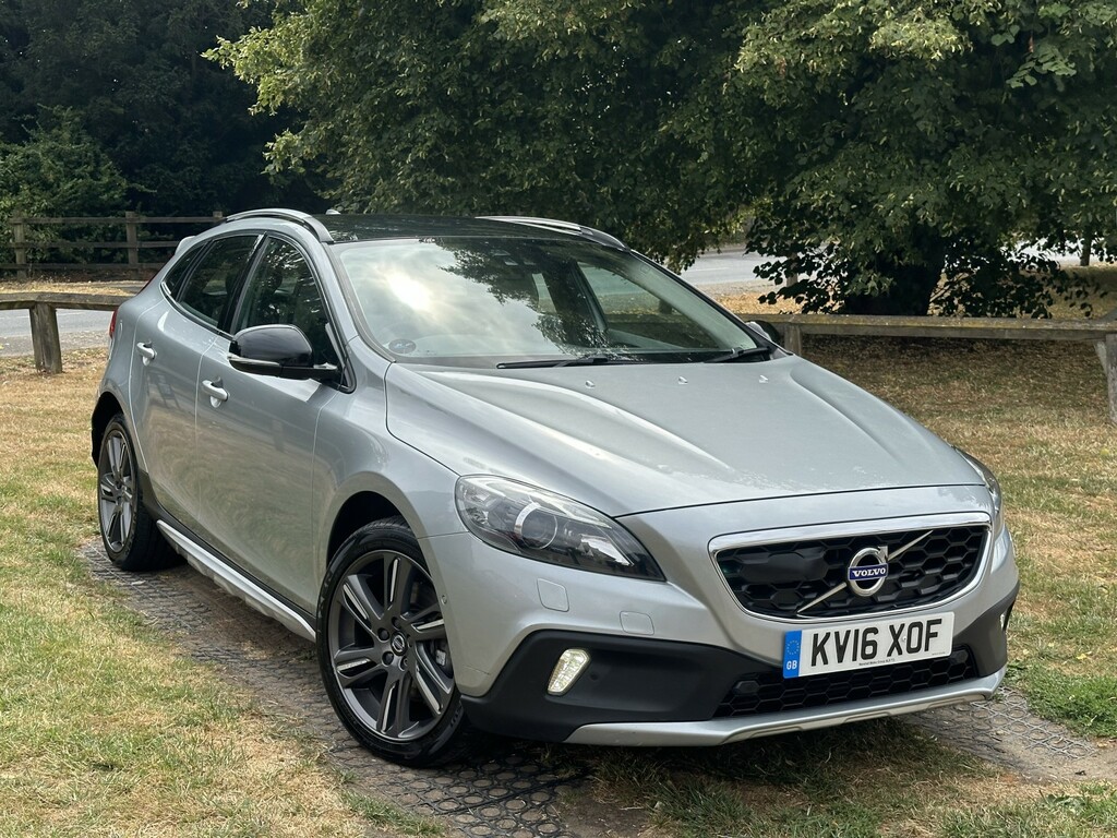 Volvo V40 Cross Country Hatchback 2.0 Lux Nav D4 2016 Silver