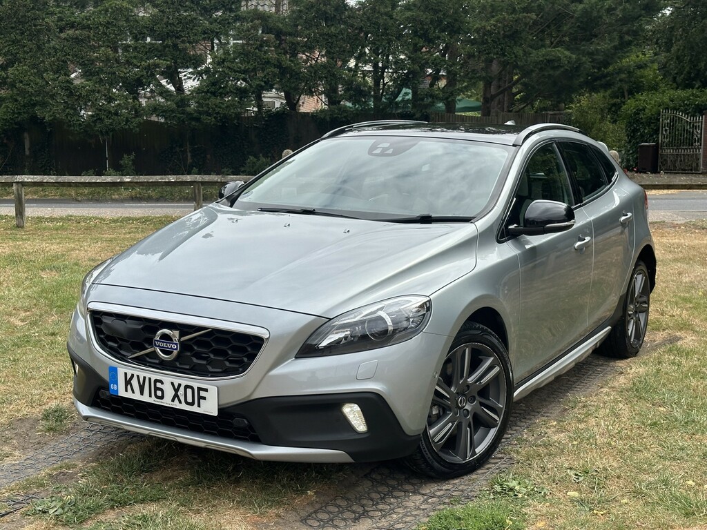 Volvo V40 Cross Country Hatchback 2.0 Lux Nav D4 2016 Silver #2