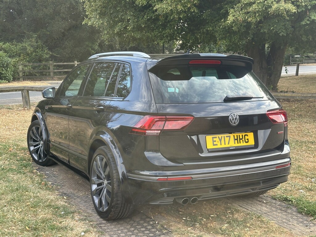 Volkswagen Tiguan Suv 2.0 Tsi Bluemotion Tech R-line 2017 Black #3
