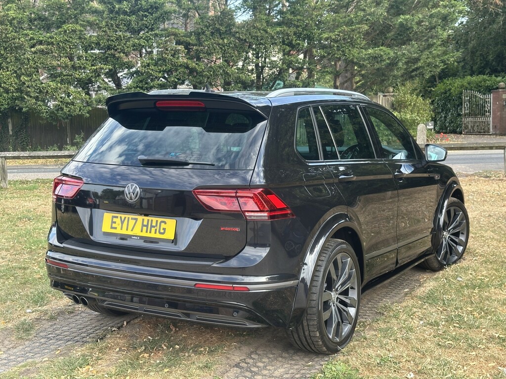 Volkswagen Tiguan Suv 2.0 Tsi Bluemotion Tech R-line 2017 Black #4