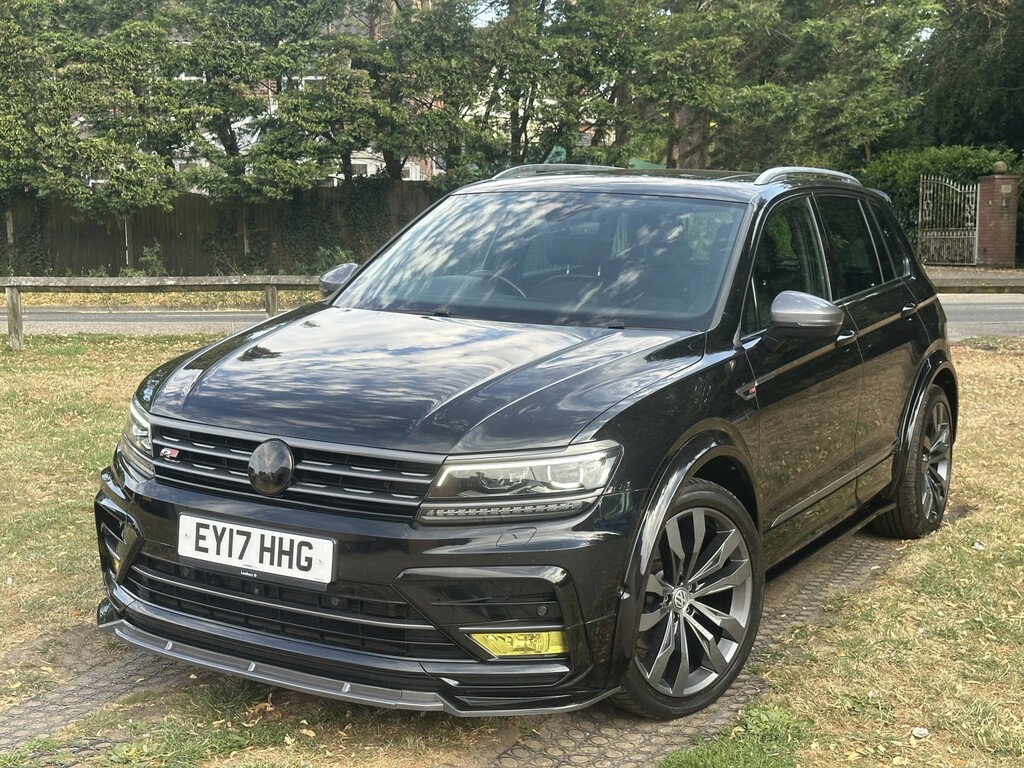 Volkswagen Tiguan Suv 2.0 Tsi Bluemotion Tech R-line 2017 Black #2
