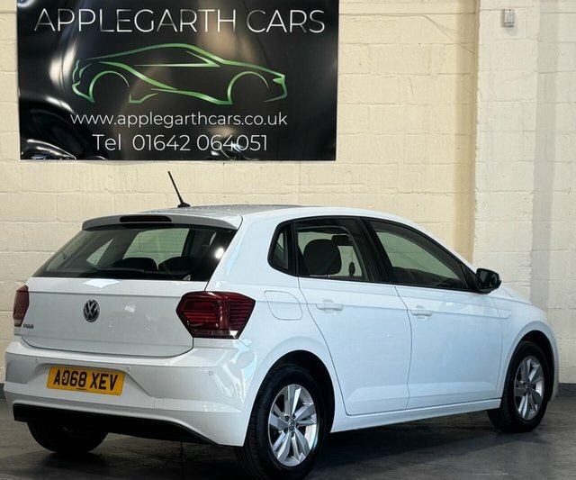 Volkswagen Polo Evo Se Hatchback AO68XEV White #2