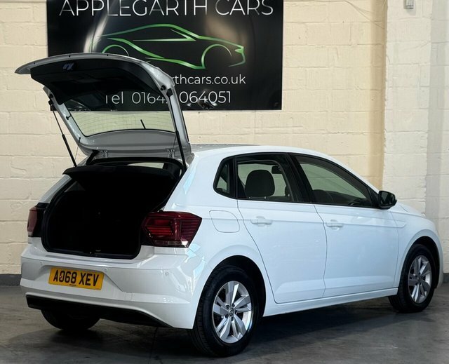 Volkswagen Polo Evo Se Hatchback AO68XEV White #3