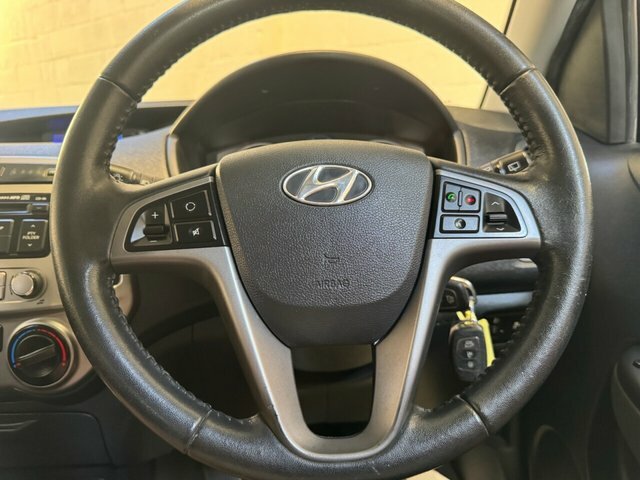Hyundai I20 Active 5-Door White #18
