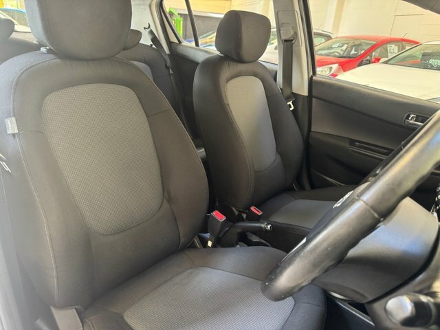 Hyundai I20 Active Hatchback White #6
