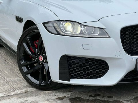 Jaguar XF White #33