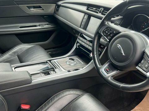 Jaguar XF White #40