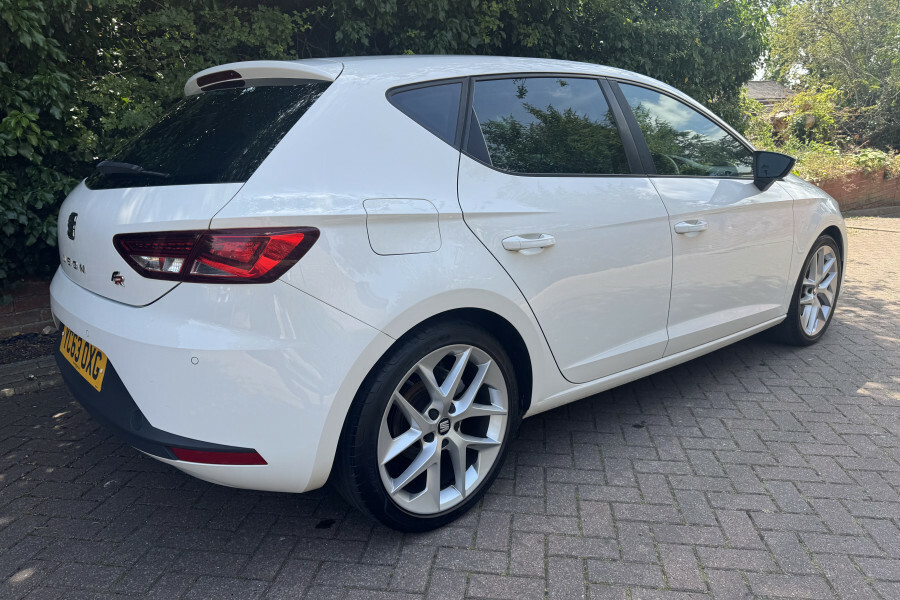 Seat Leon Hatchback White #5