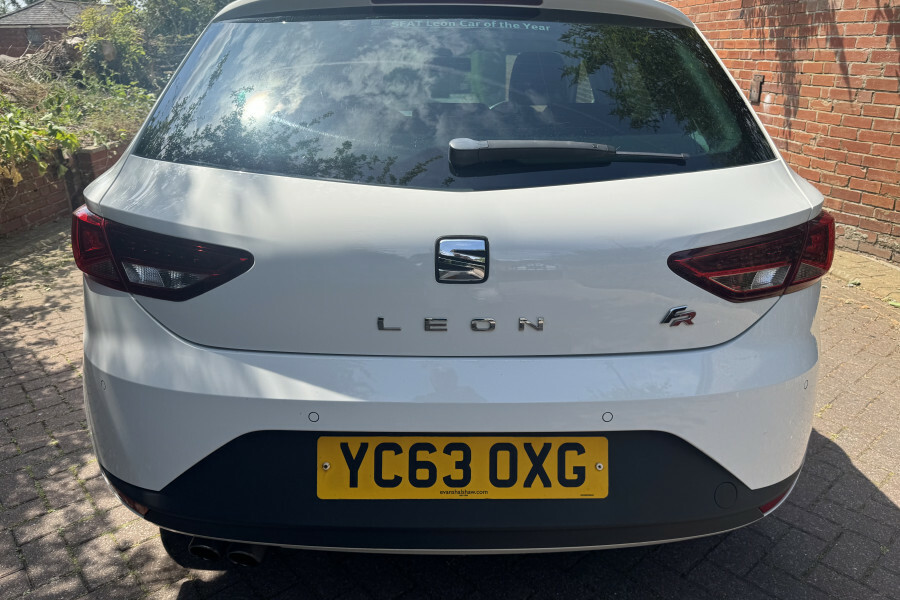 Seat Leon Hatchback White #4
