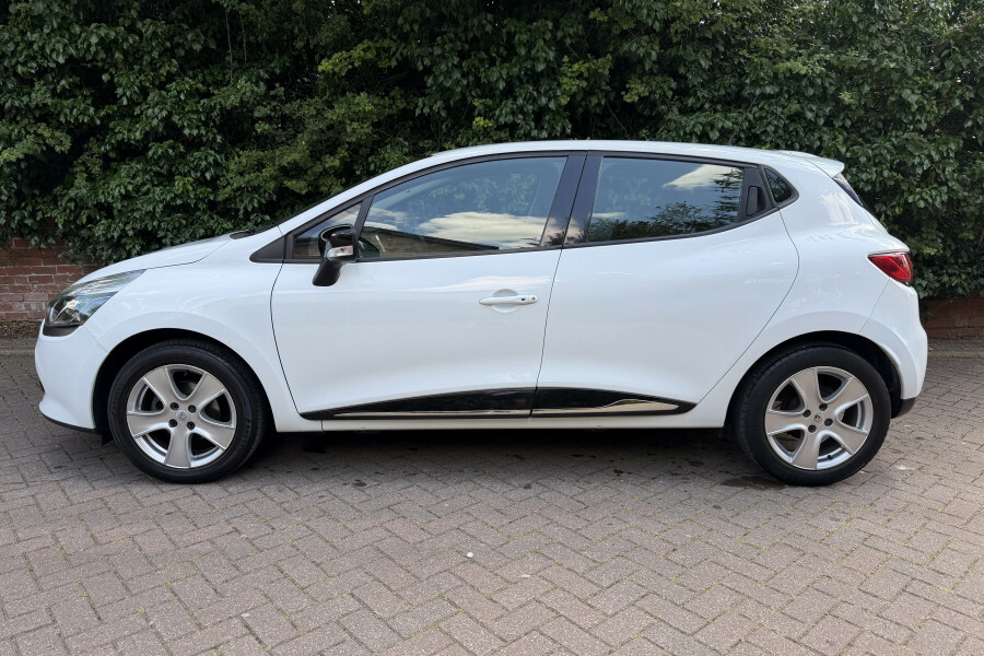 Renault Clio Hatchback White #5