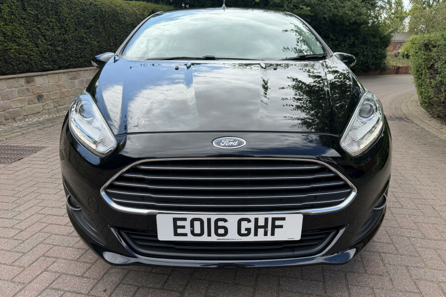 Ford Fiesta Hatchback EO16GHF Black #3