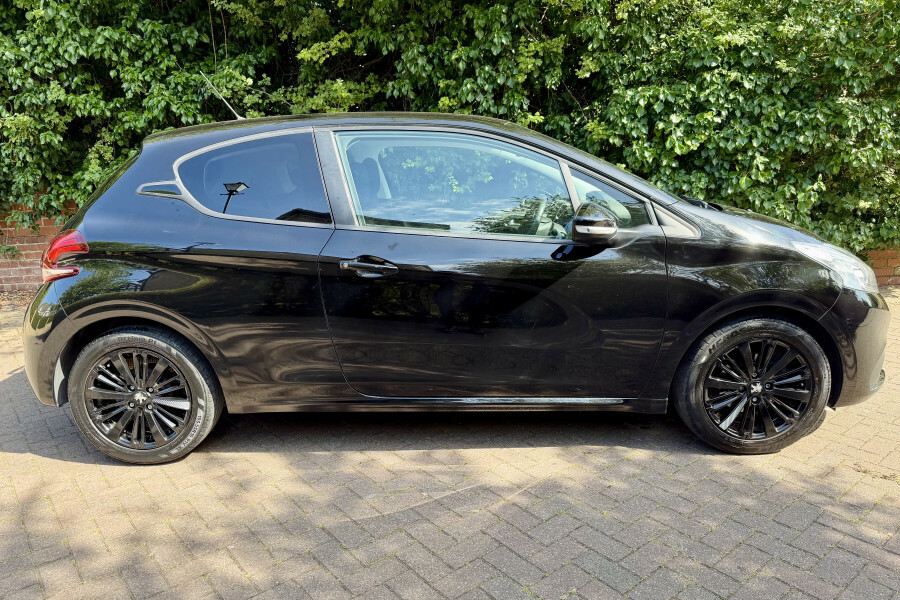 Peugeot 208 208 Black Edition GN18WDA Black #5