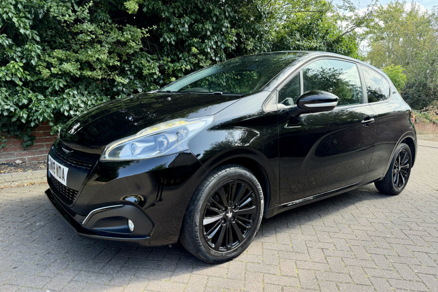Peugeot 208 208 Black Edition GN18WDA Black #3