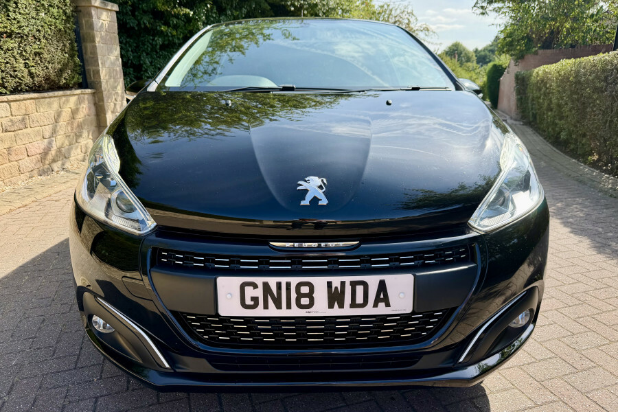 Peugeot 208 208 Black Edition GN18WDA Black #2