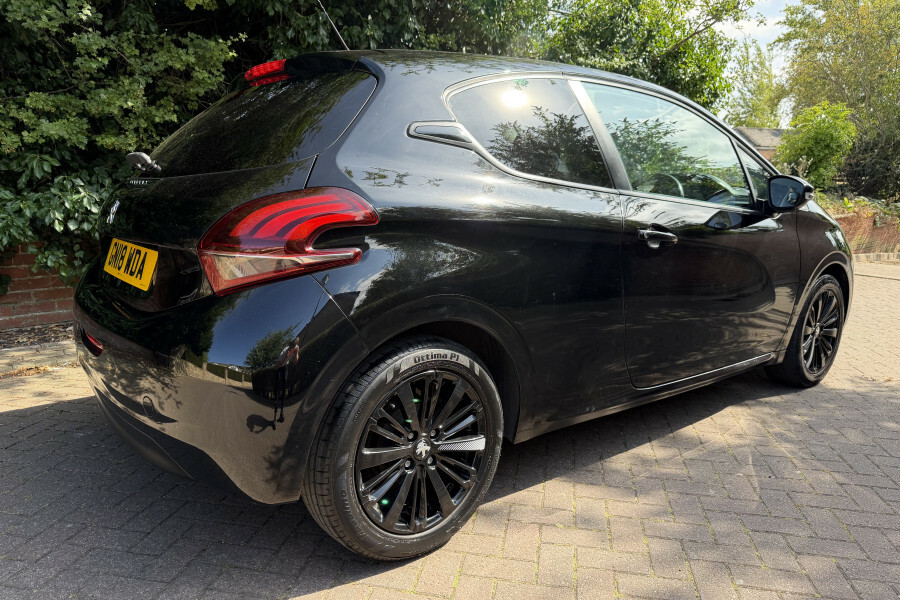 Peugeot 208 208 Black Edition GN18WDA Black #6