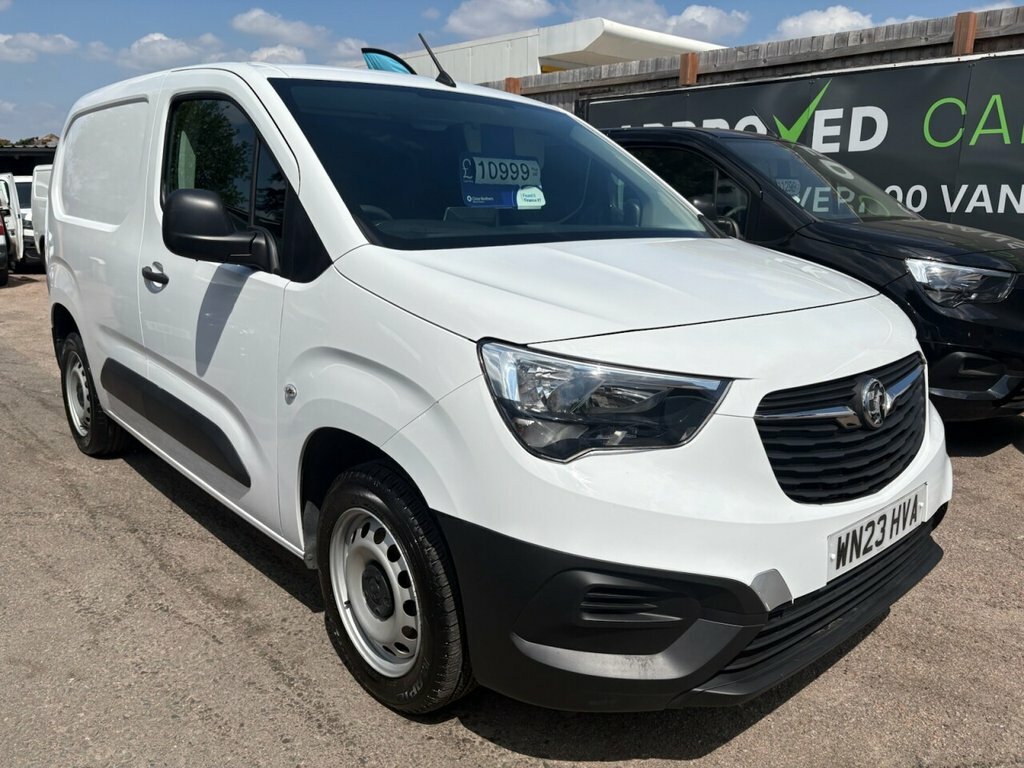 Vauxhall Combo 1.5L Prime White